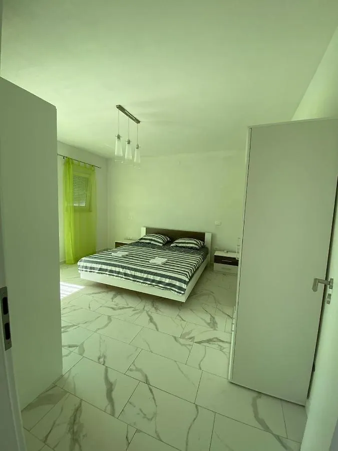 Apartmani Peace 0*, Pula Croatia